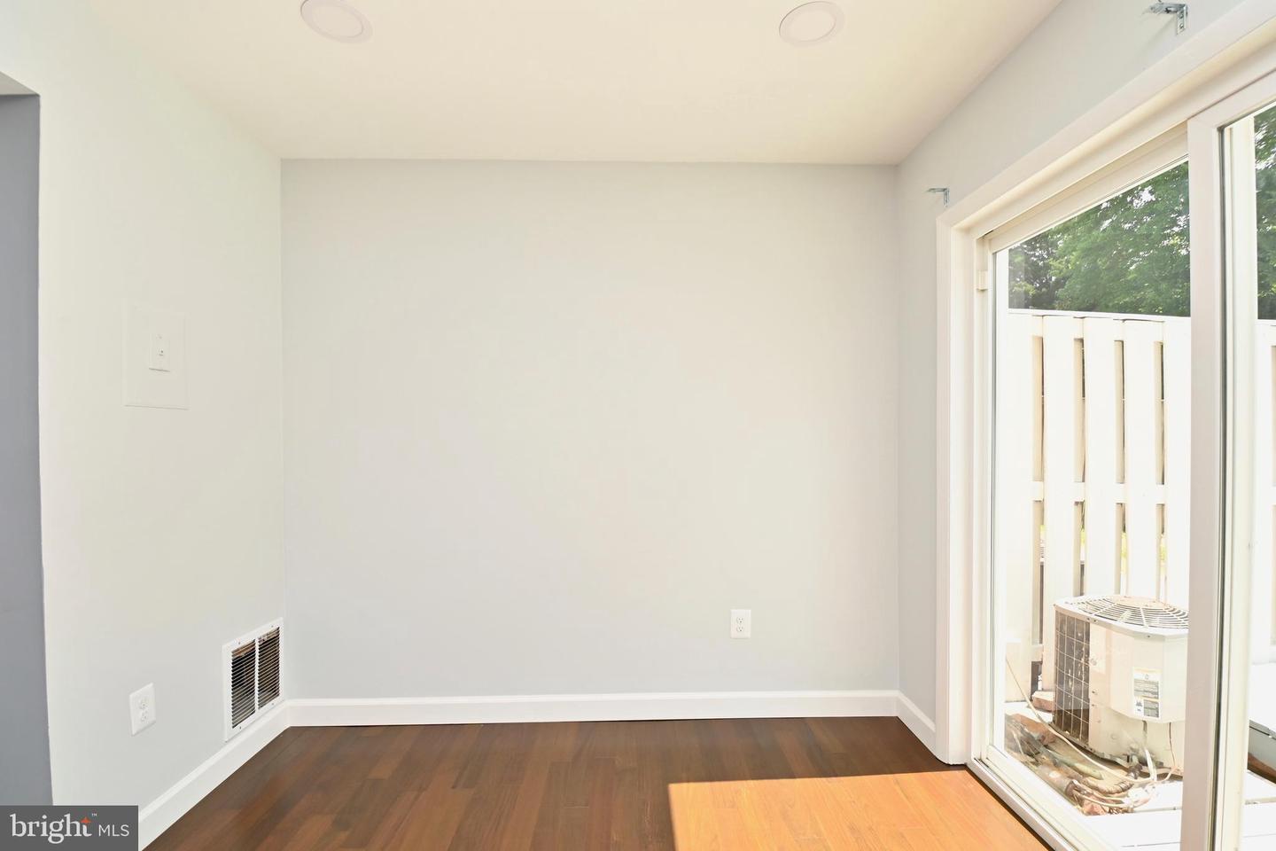 2125 FERGUSON PLACE