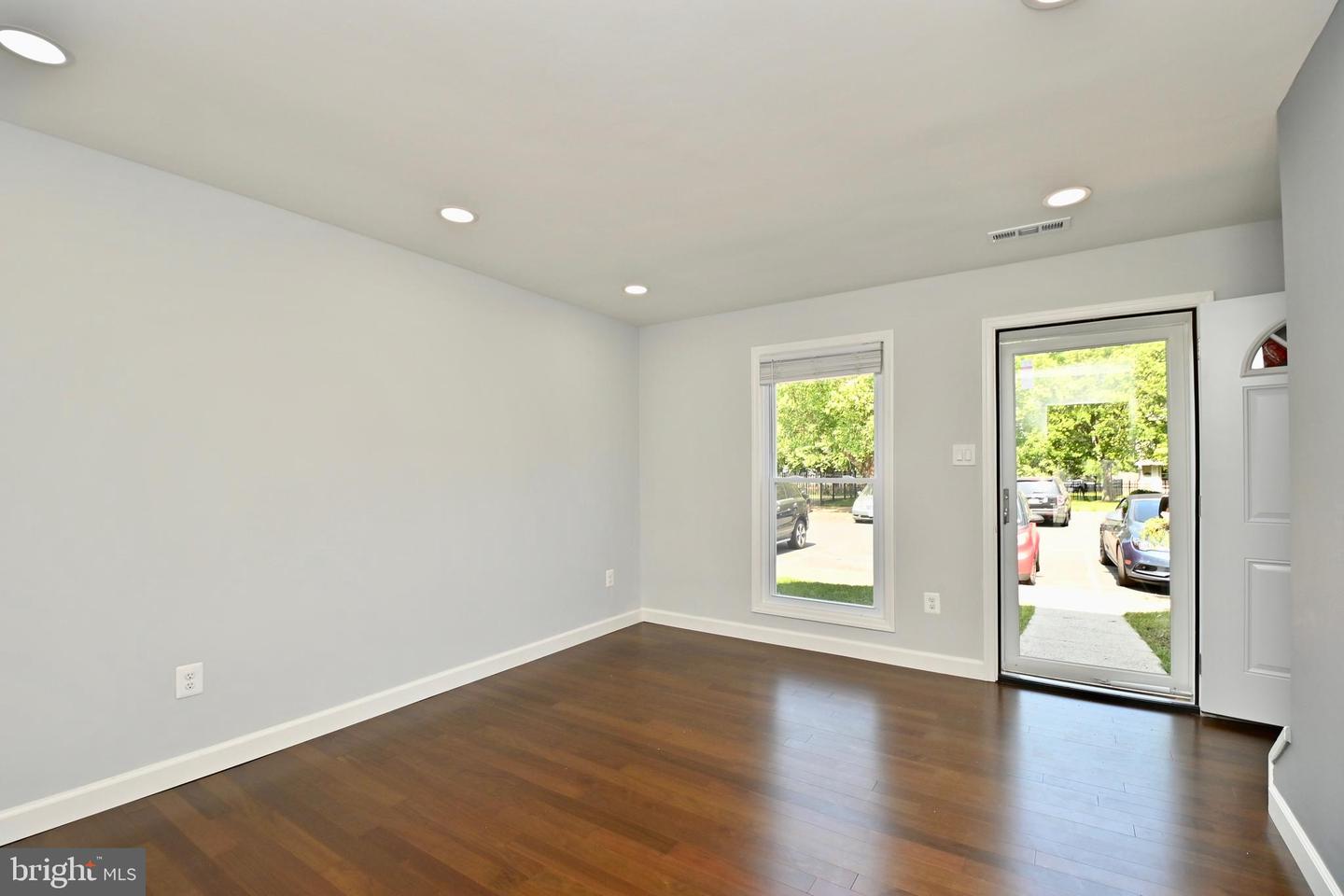 2125 FERGUSON PLACE