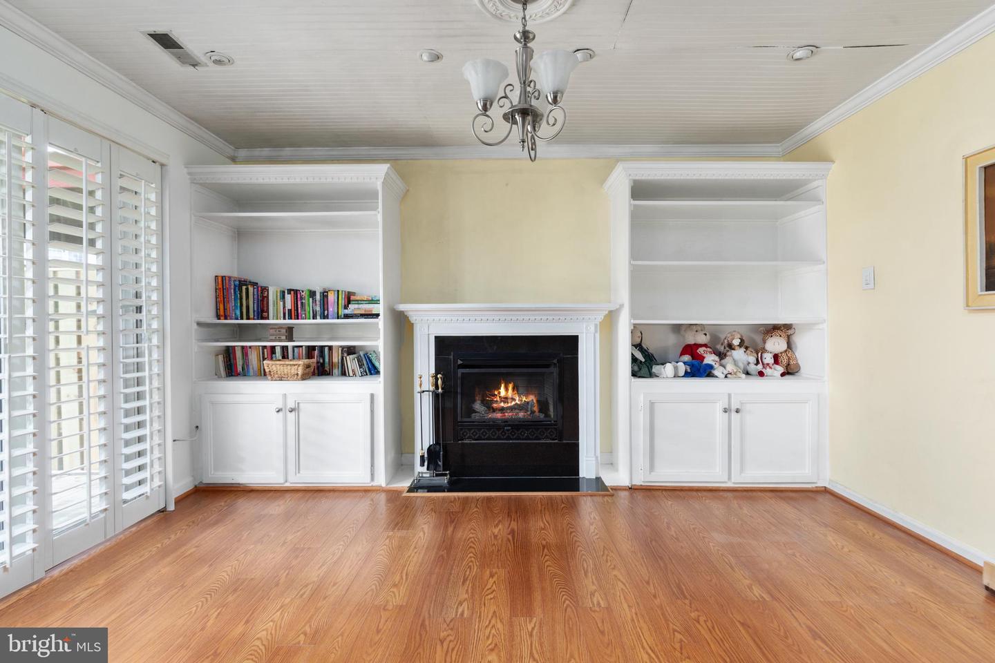 5197 GLEN MEADOW DRIVE