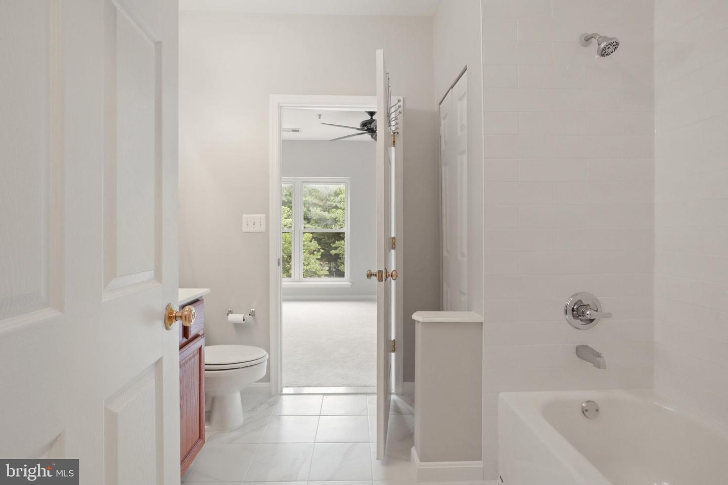 6511 GRANGE LANE Unit: 402