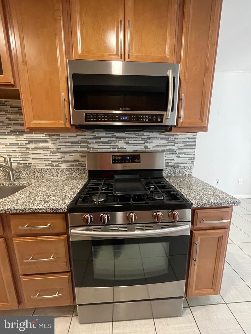 3314 WOODBURN VILLAGE DRIVE Unit: 31
