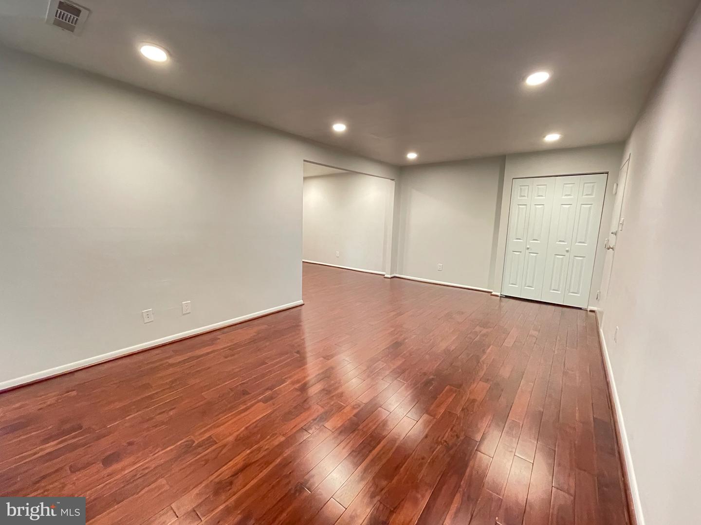 3314 WOODBURN VILLAGE DRIVE Unit: 31
