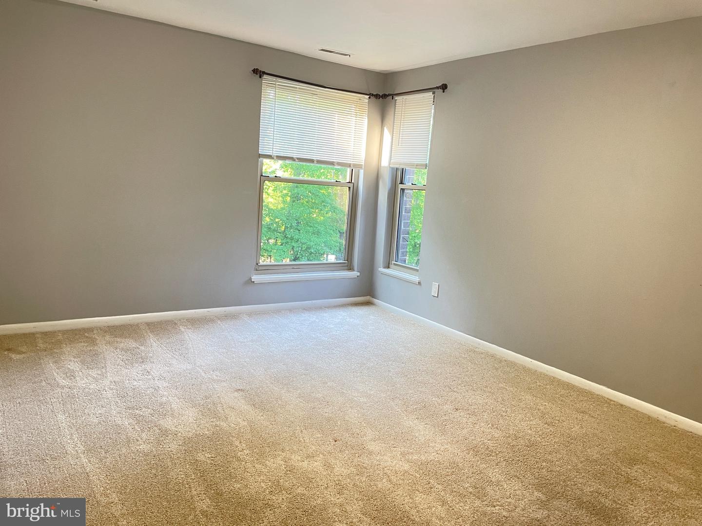 3314 WOODBURN VILLAGE DRIVE Unit: 31
