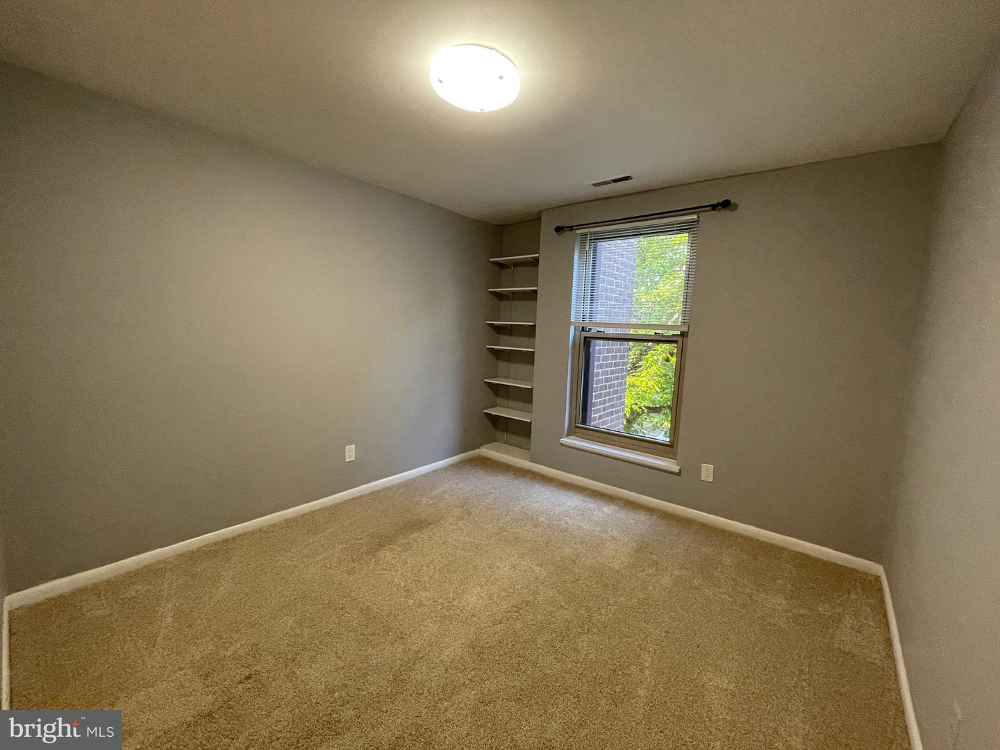 3314 WOODBURN VILLAGE DRIVE Unit: 31