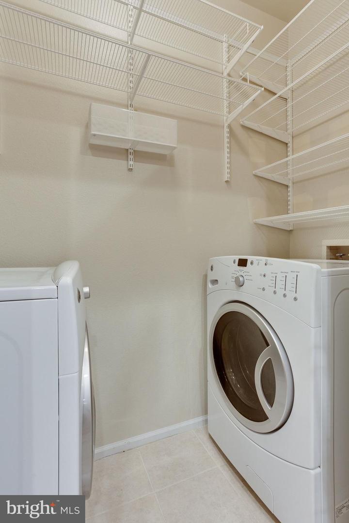 1591 SPRING GATE DRIVE Unit: 3303
