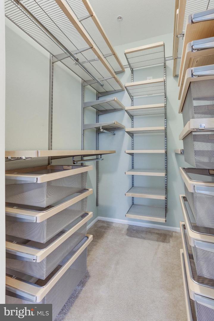 1591 SPRING GATE DRIVE Unit: 3303