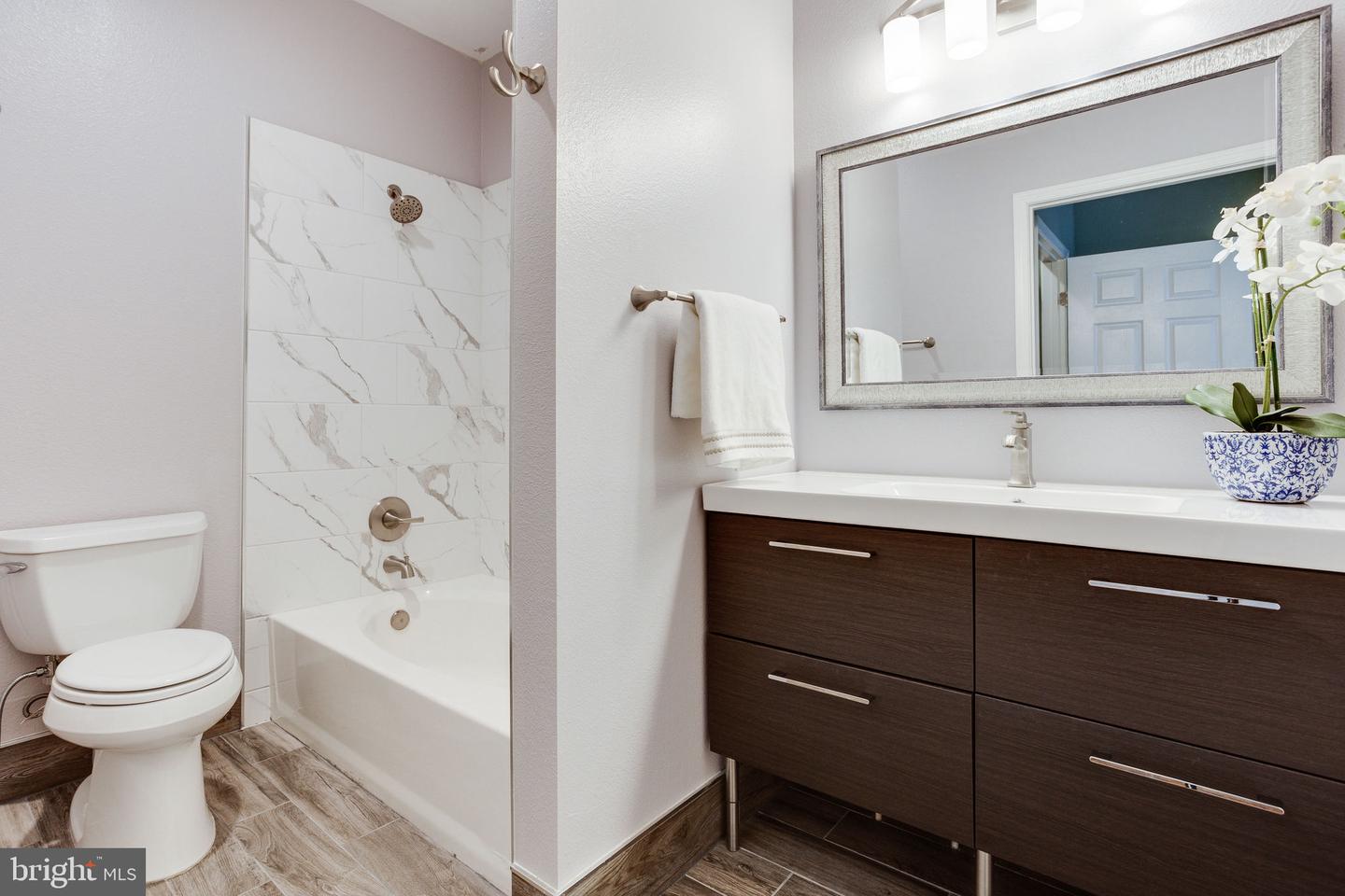 1591 SPRING GATE DRIVE Unit: 3303