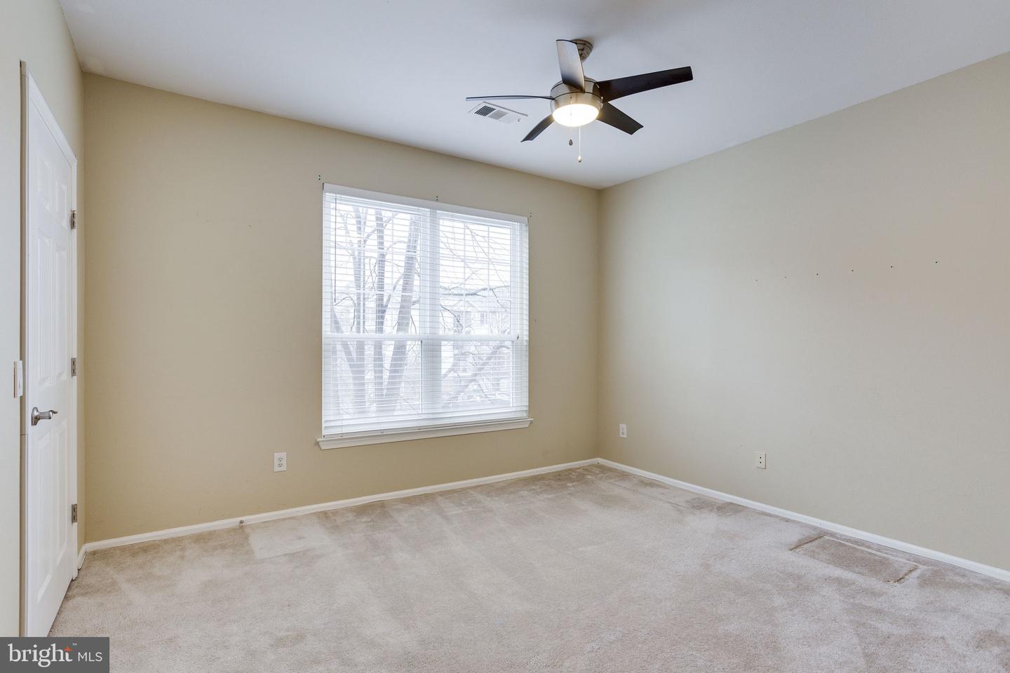 1591 SPRING GATE DRIVE Unit: 3303