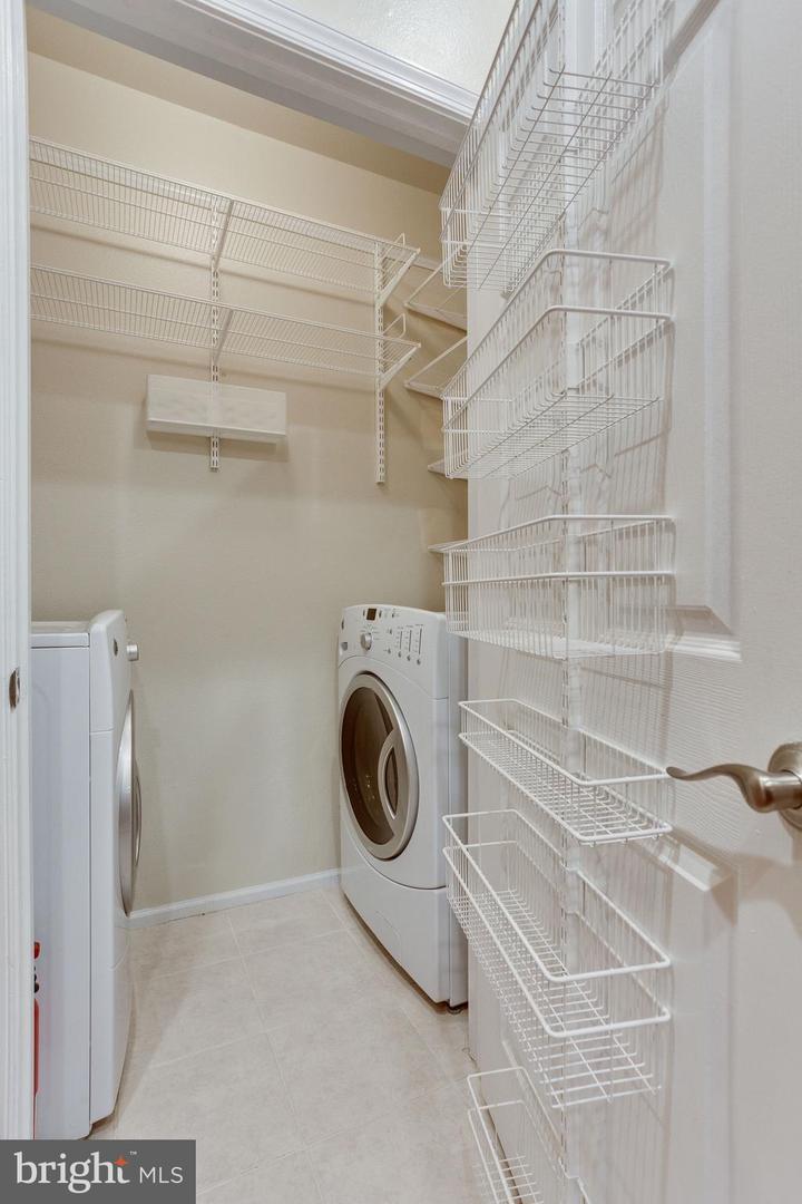 1591 SPRING GATE DRIVE Unit: 3303