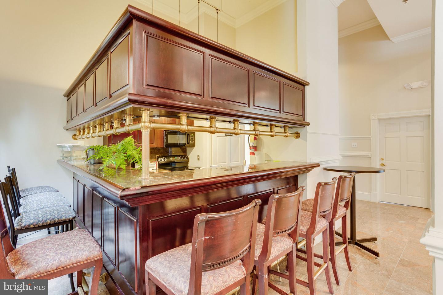 1591 SPRING GATE DRIVE Unit: 3303