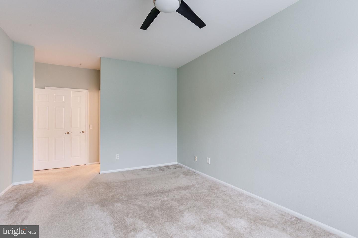 1591 SPRING GATE DRIVE Unit: 3303