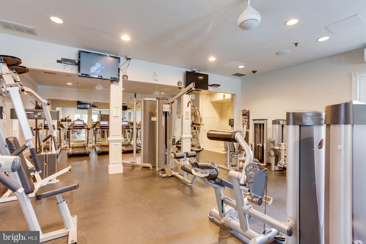1591 SPRING GATE DRIVE Unit: 3303