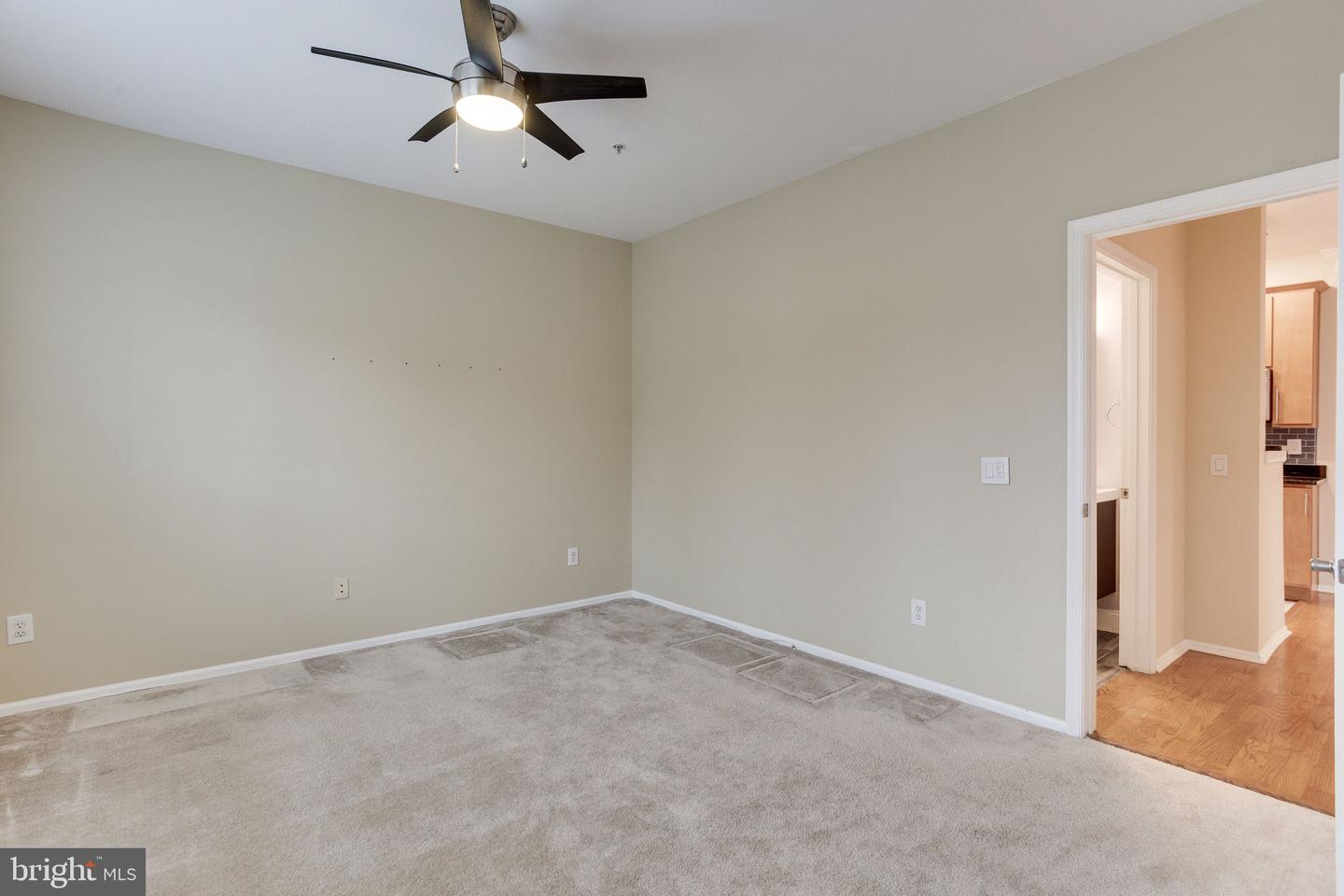 1591 SPRING GATE DRIVE Unit: 3303