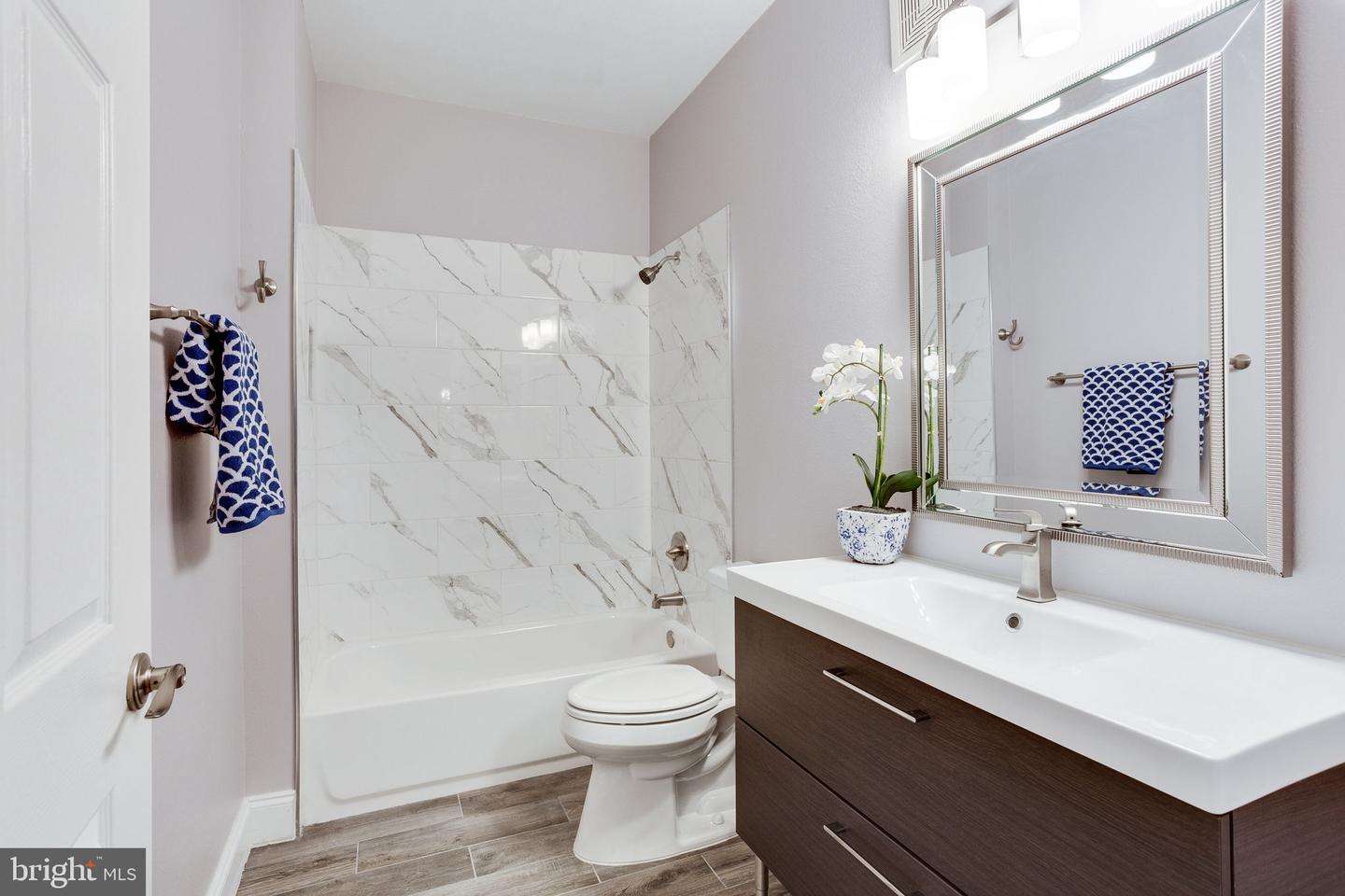 1591 SPRING GATE DRIVE Unit: 3303