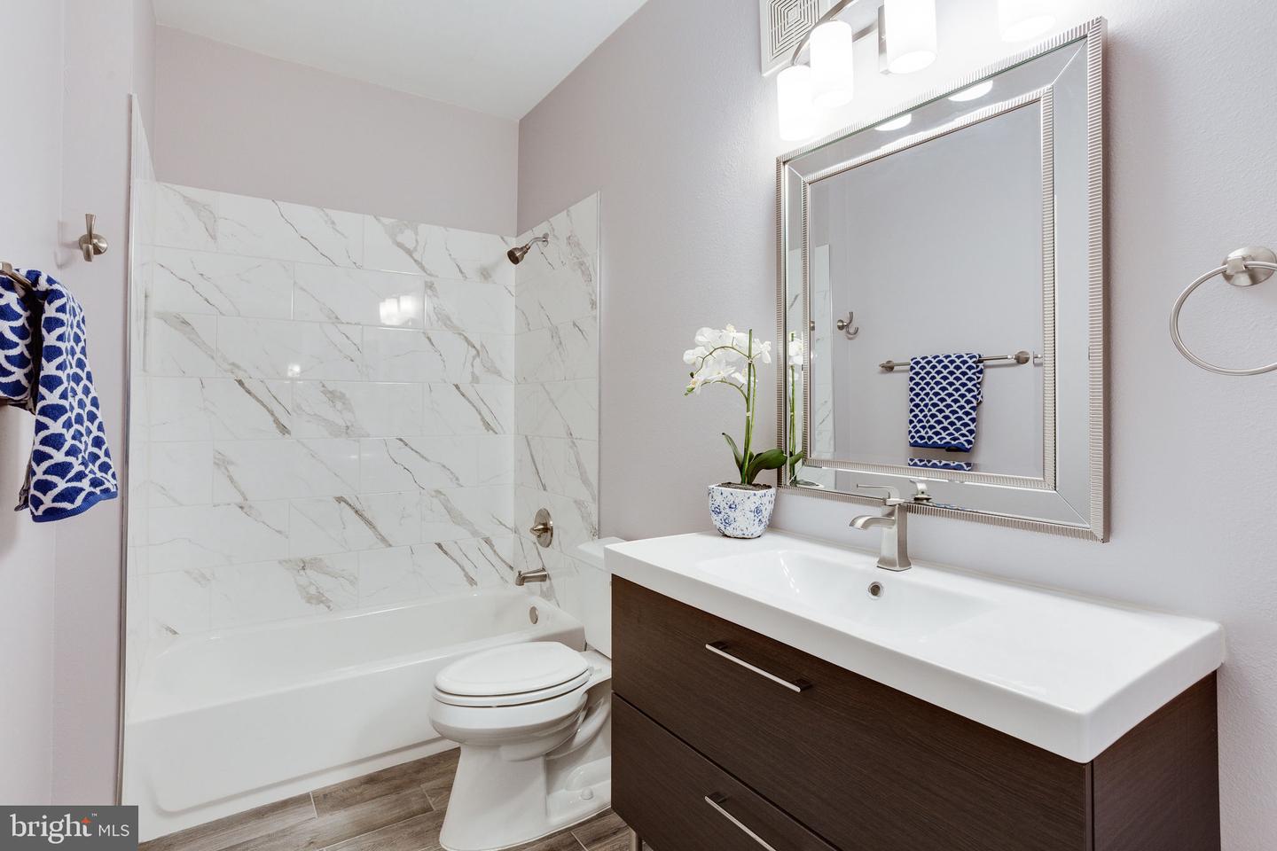 1591 SPRING GATE DRIVE Unit: 3303