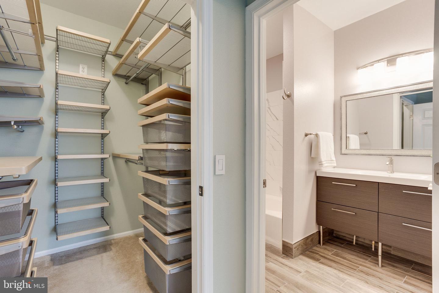 1591 SPRING GATE DRIVE Unit: 3303
