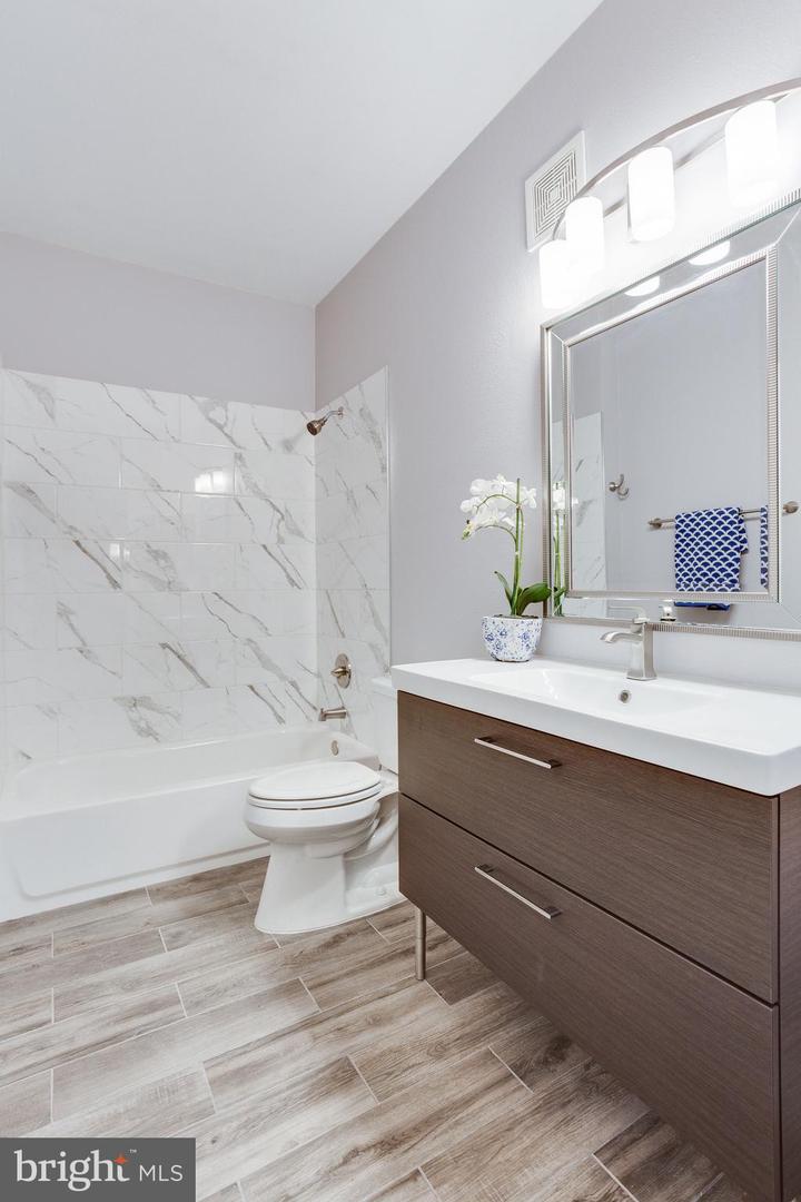 1591 SPRING GATE DRIVE Unit: 3303