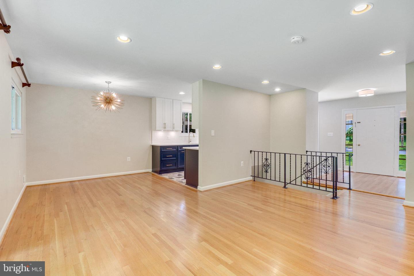 5019 FLEMING DRIVE