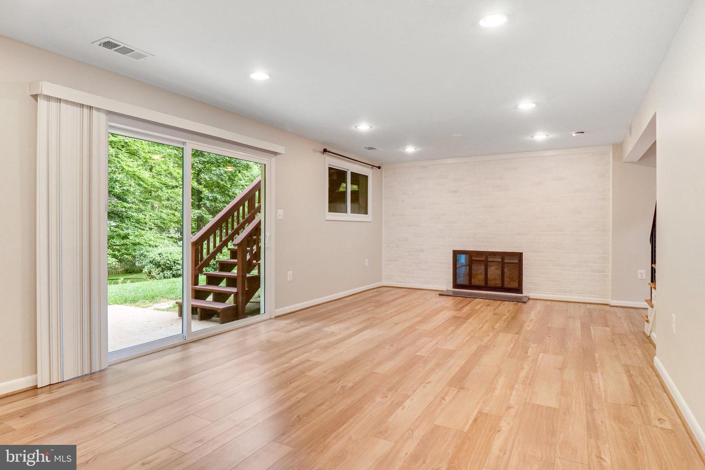5019 FLEMING DRIVE