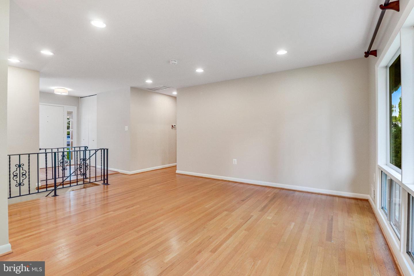 5019 FLEMING DRIVE