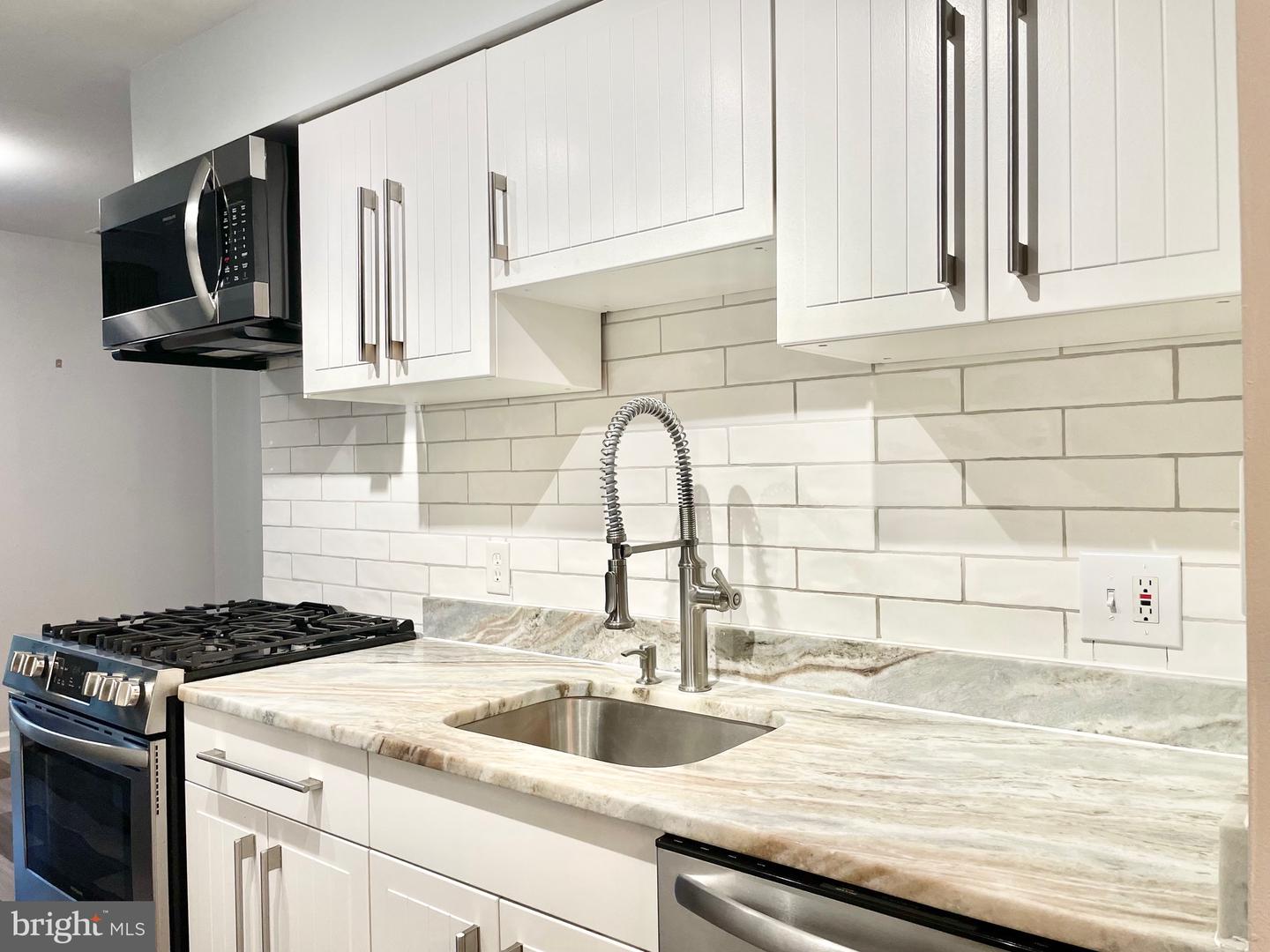 3374 WOODBURN ROAD Unit: 32