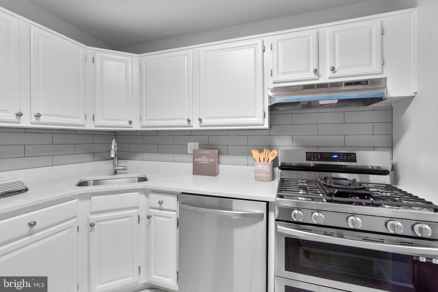 1558 NORTHGATE SQUARE Unit: 58/32B