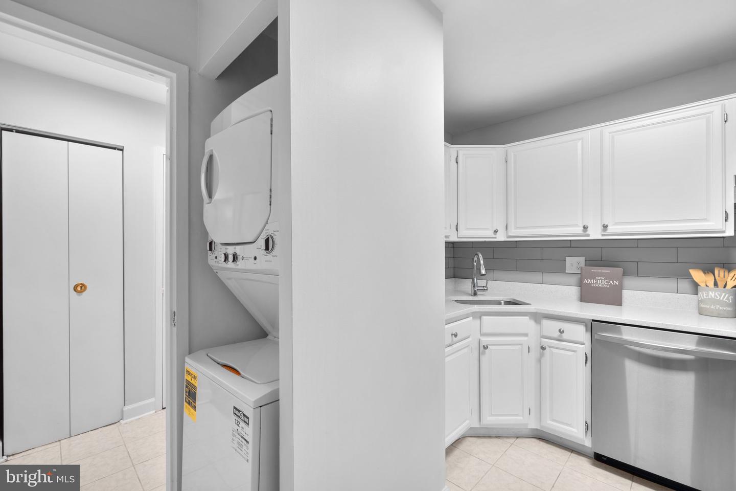 1558 NORTHGATE SQUARE Unit: 58/32B
