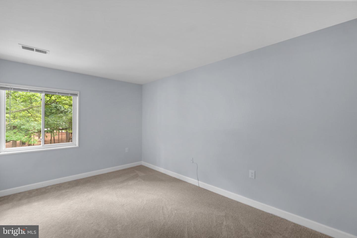 1558 NORTHGATE SQUARE Unit: 58/32B
