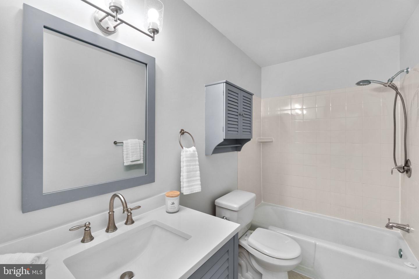1558 NORTHGATE SQUARE Unit: 58/32B