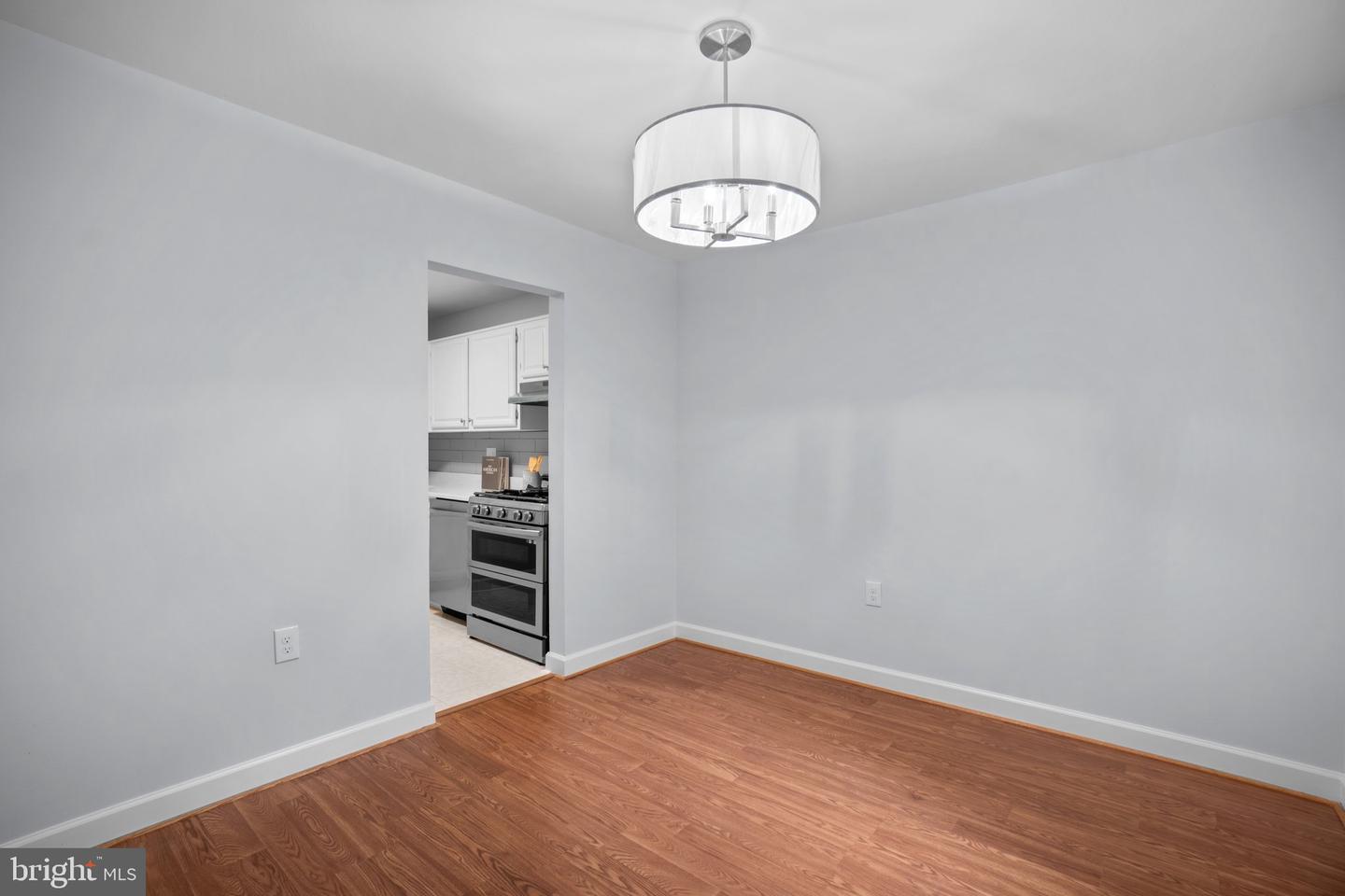1558 NORTHGATE SQUARE Unit: 58/32B