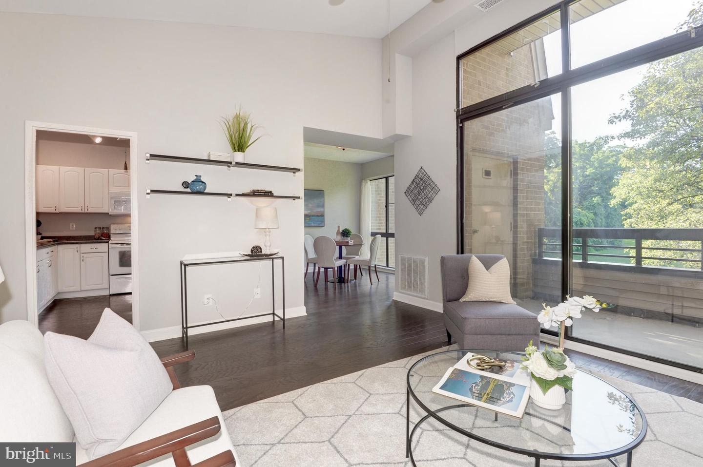 2120 GREEN WATCH WAY Unit: 10/300B