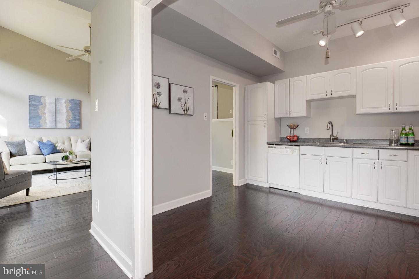 2120 GREEN WATCH WAY Unit: 10/300B