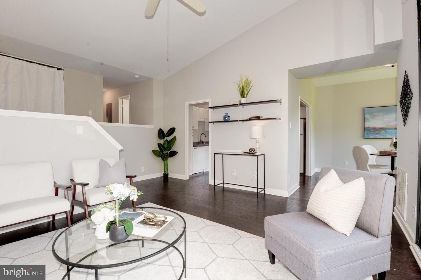 2120 GREEN WATCH WAY Unit: 10/300B