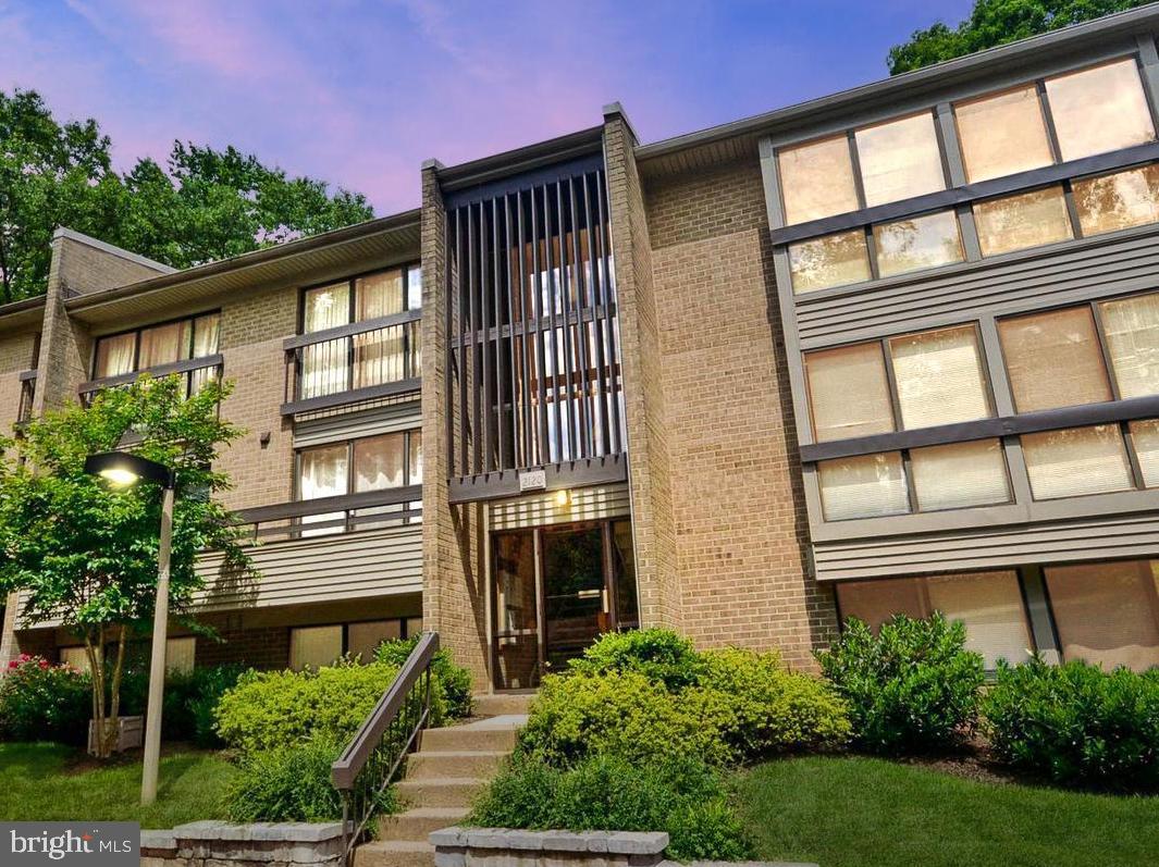 2120 GREEN WATCH WAY Unit: 10/300B