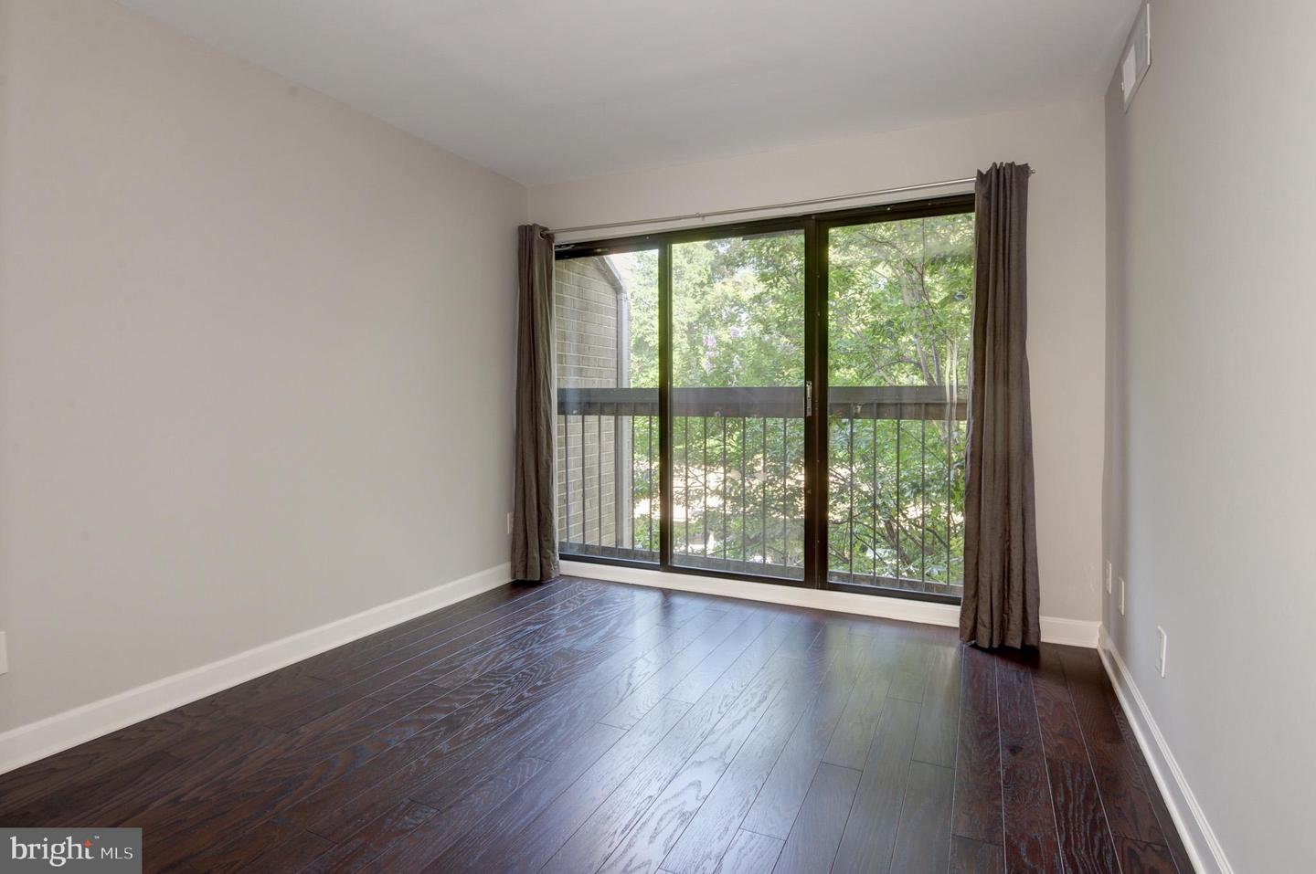2120 GREEN WATCH WAY Unit: 10/300B