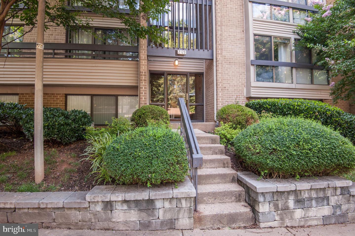 2120 GREEN WATCH WAY Unit: 10/300B