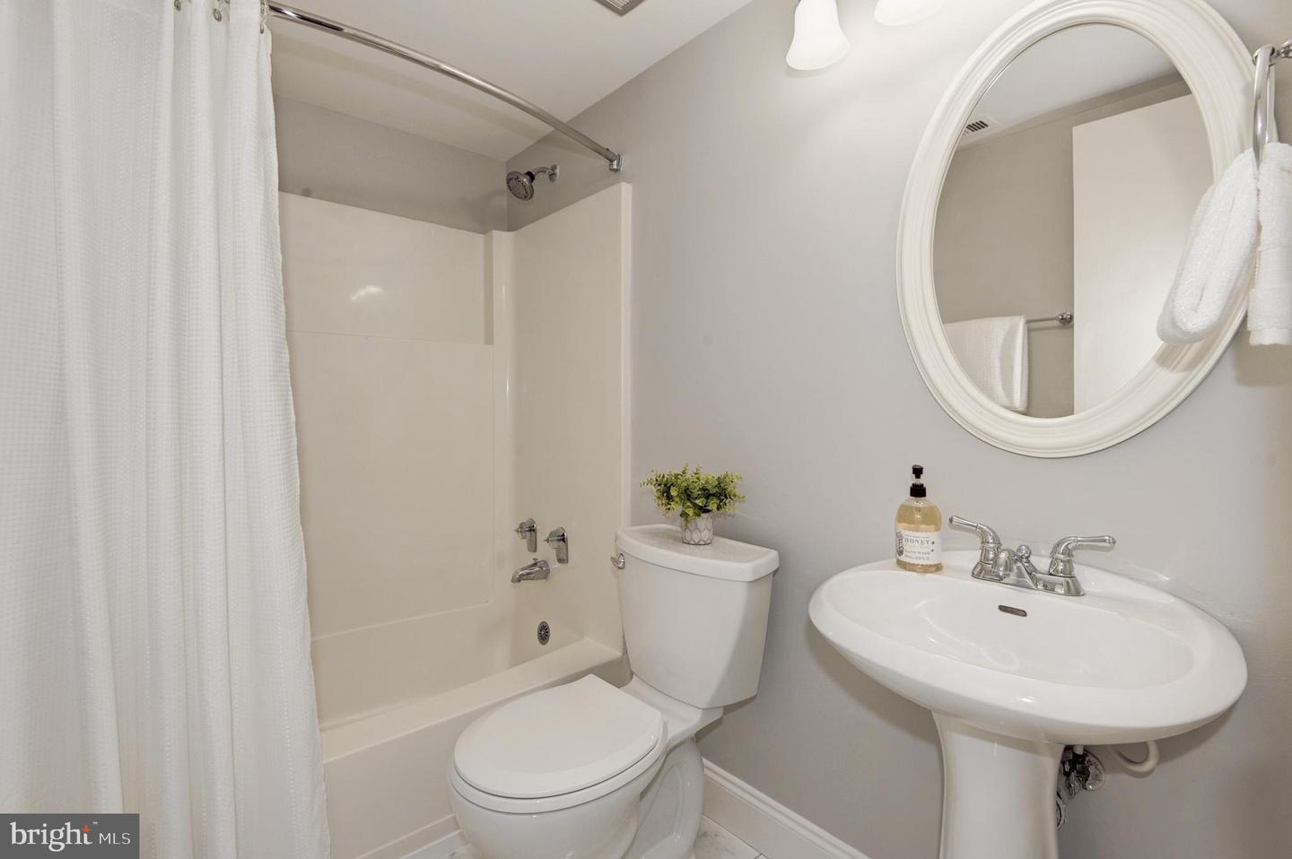 2120 GREEN WATCH WAY Unit: 10/300B