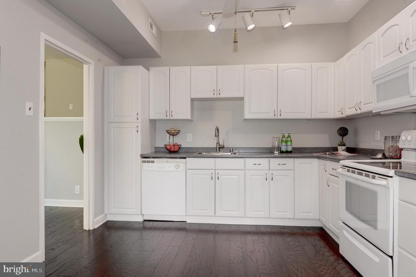 2120 GREEN WATCH WAY Unit: 10/300B