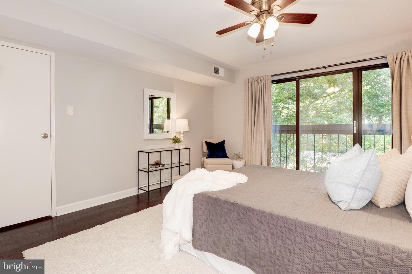 2120 GREEN WATCH WAY Unit: 10/300B