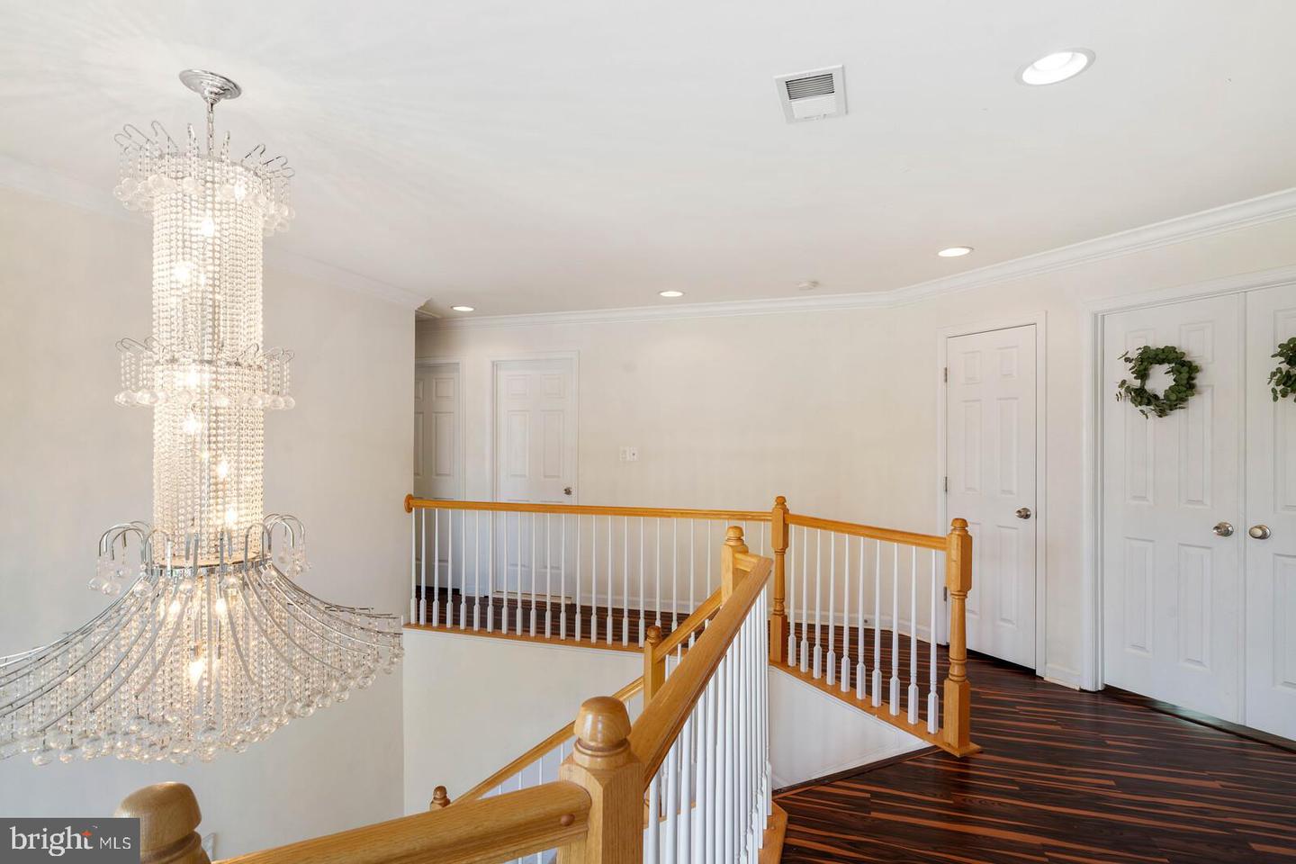 8433 WHITEHAVEN COURT