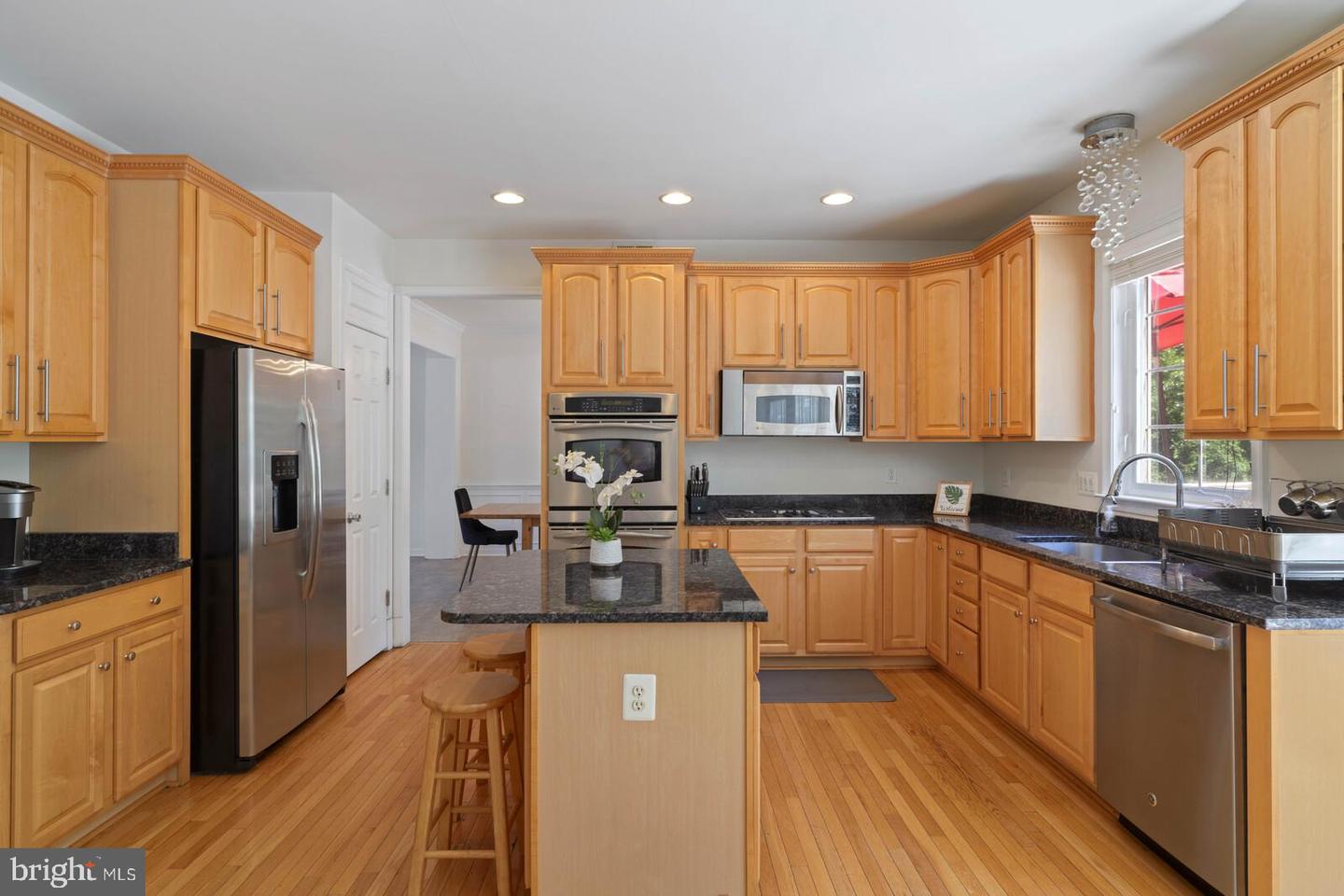 8433 WHITEHAVEN COURT