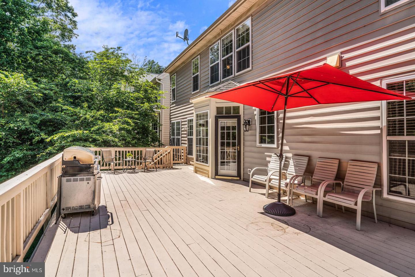 8433 WHITEHAVEN COURT