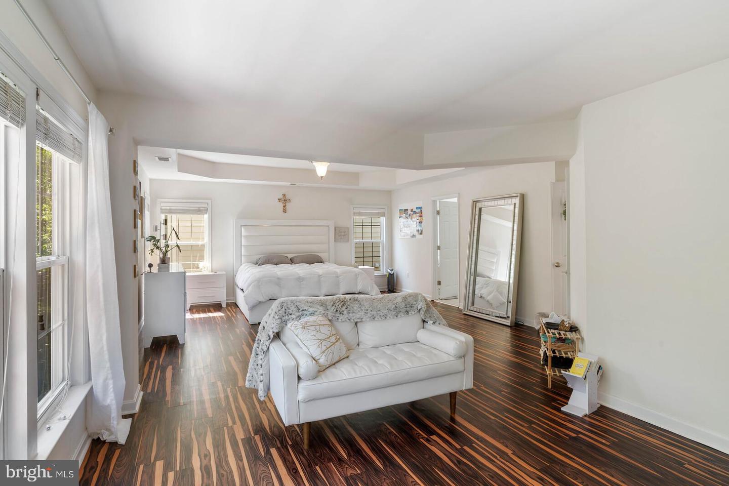 8433 WHITEHAVEN COURT