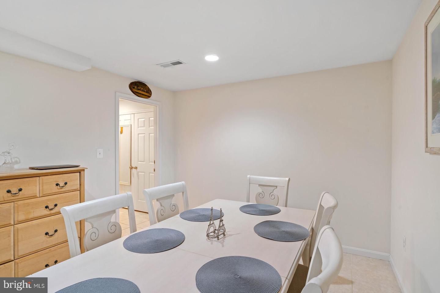 8433 WHITEHAVEN COURT