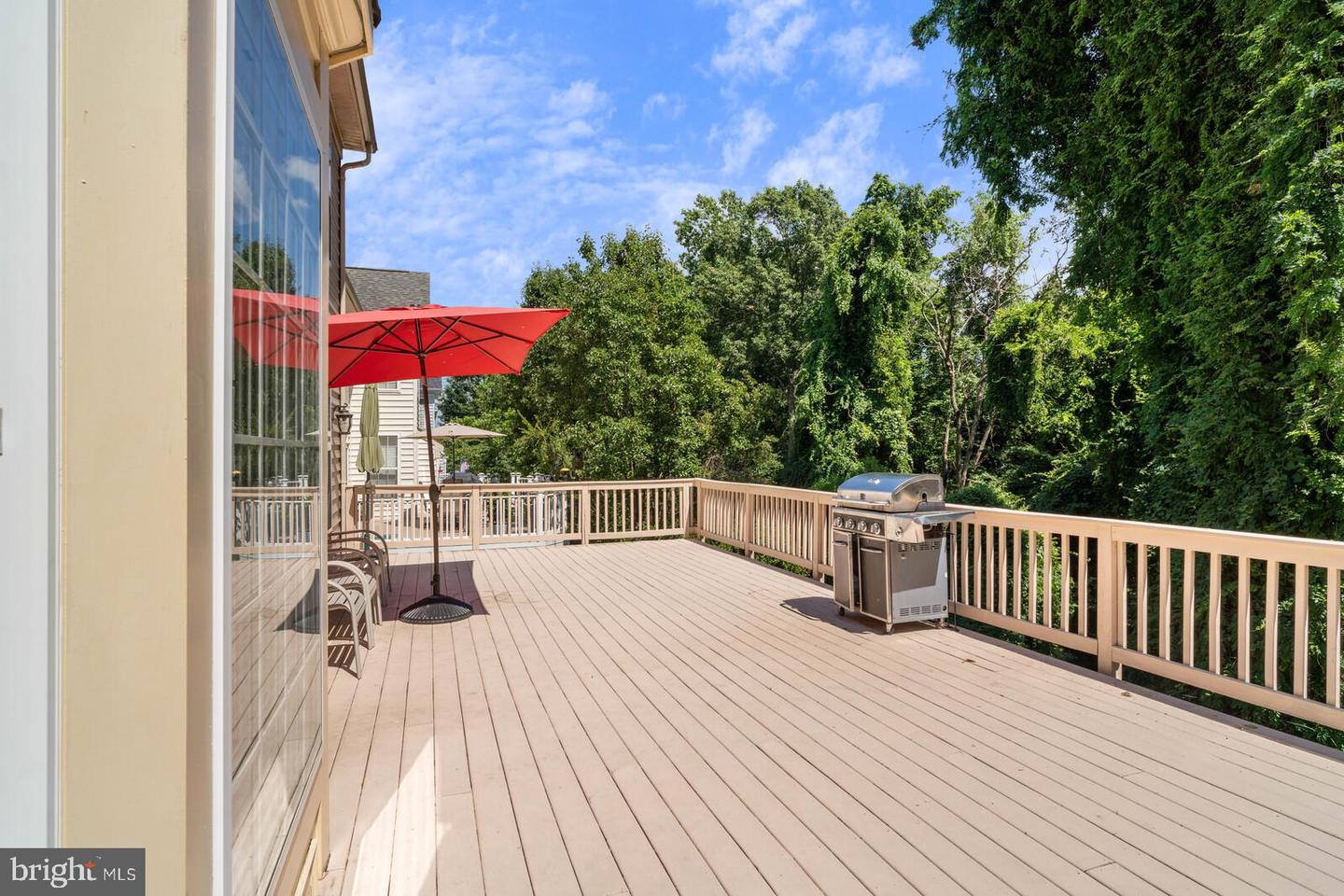 8433 WHITEHAVEN COURT