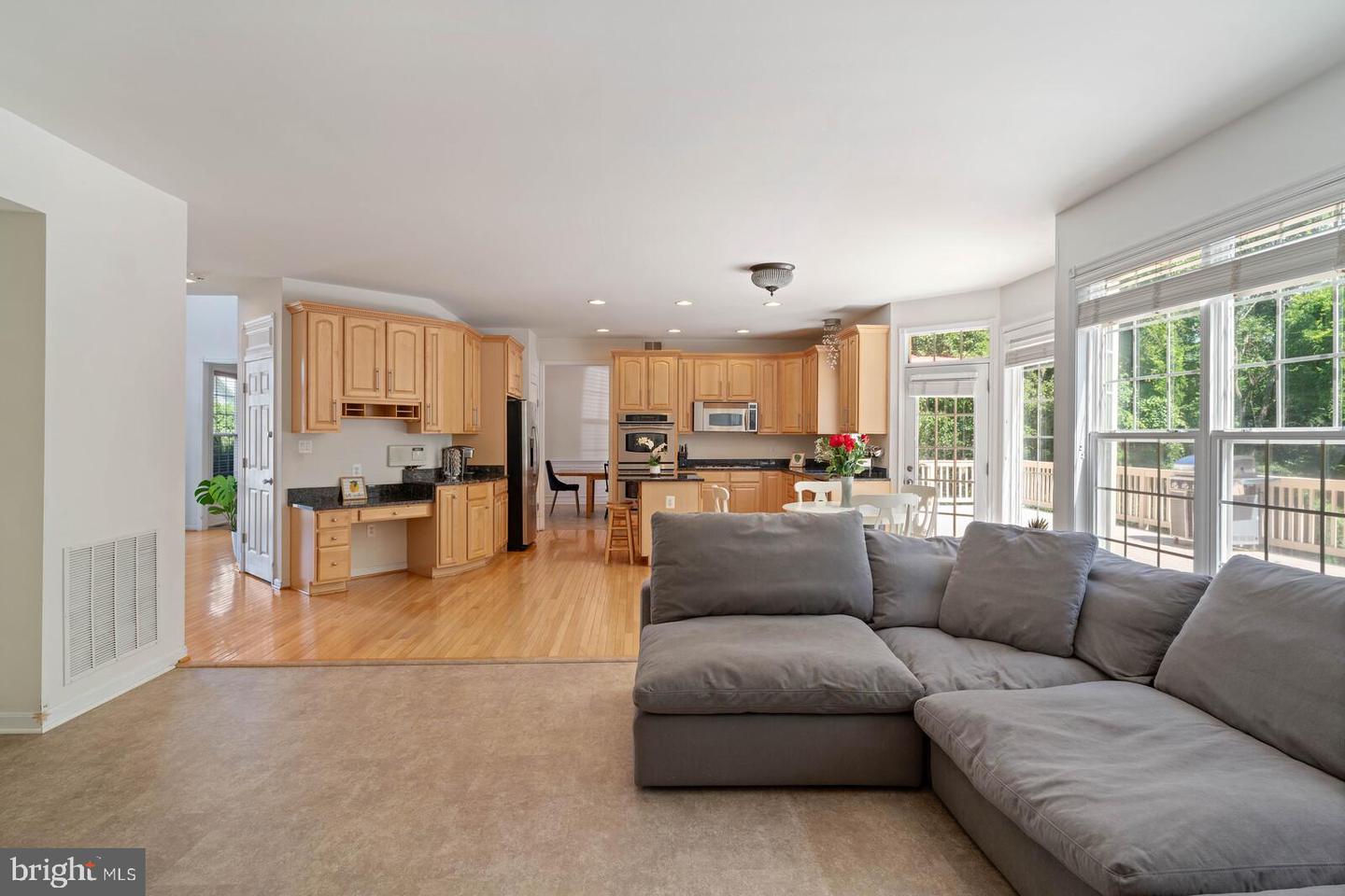 8433 WHITEHAVEN COURT