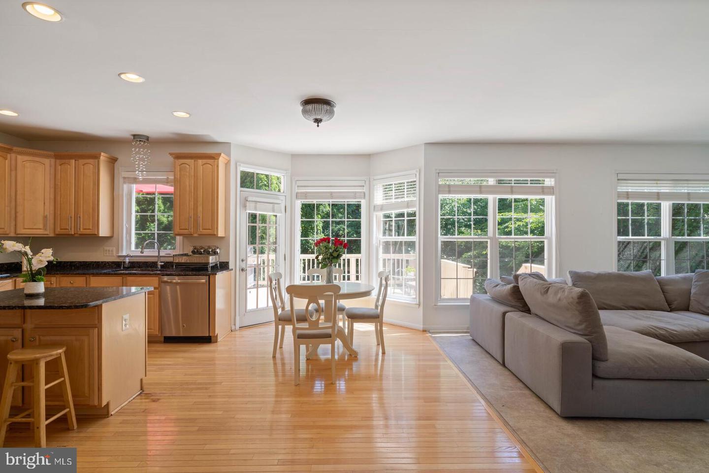 8433 WHITEHAVEN COURT