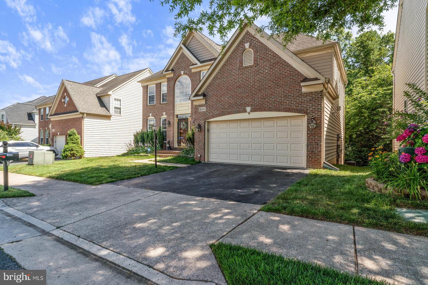 8433 WHITEHAVEN COURT