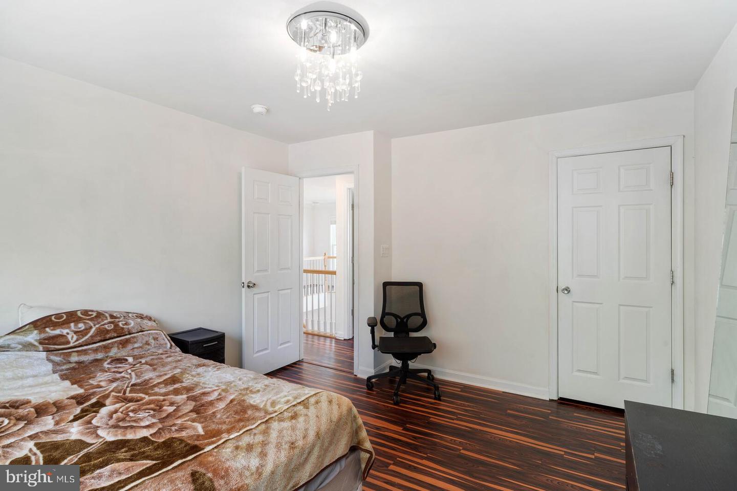 8433 WHITEHAVEN COURT