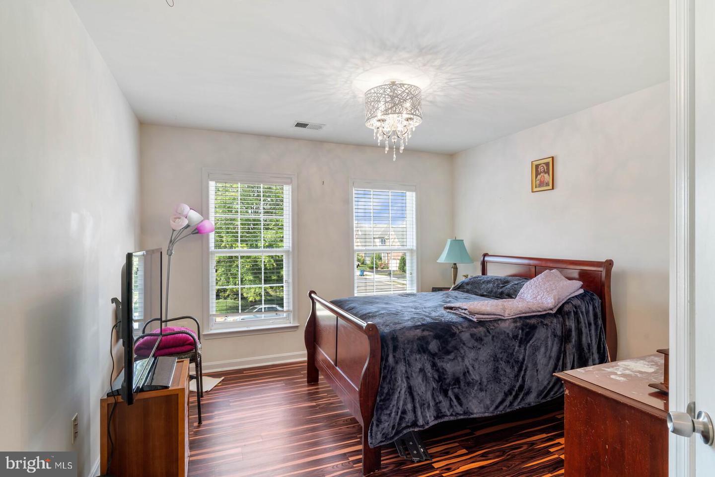 8433 WHITEHAVEN COURT